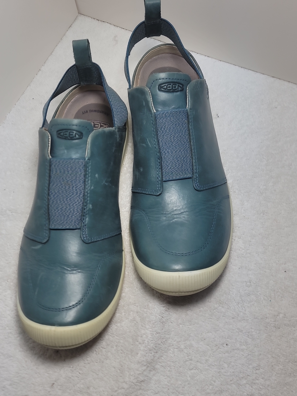 Keen Teal Blue Slip-On Leather Sneakers Womens Size 11 EUC. 311